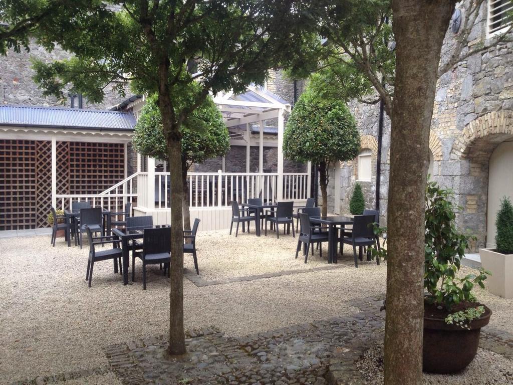 Spinners On Castle Street Birr Exterior foto